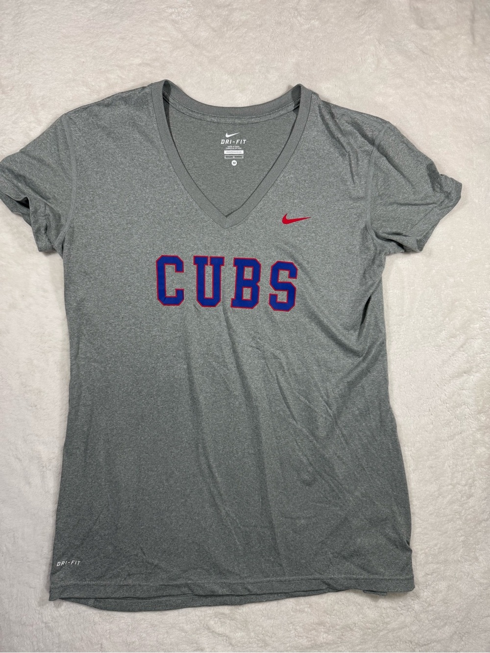 Nike Chicago Cubs Dri-FIT V-Neck T-Shirt Gray Women's Medium